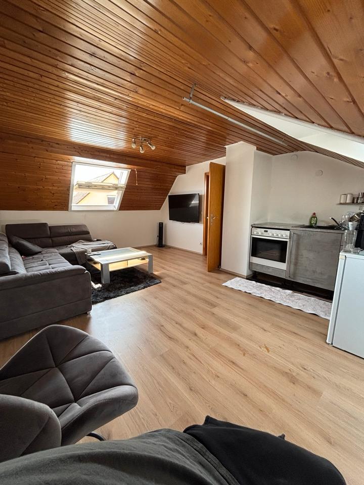 Thumbnail-2-Zimmer-Dachgeschosswohnung