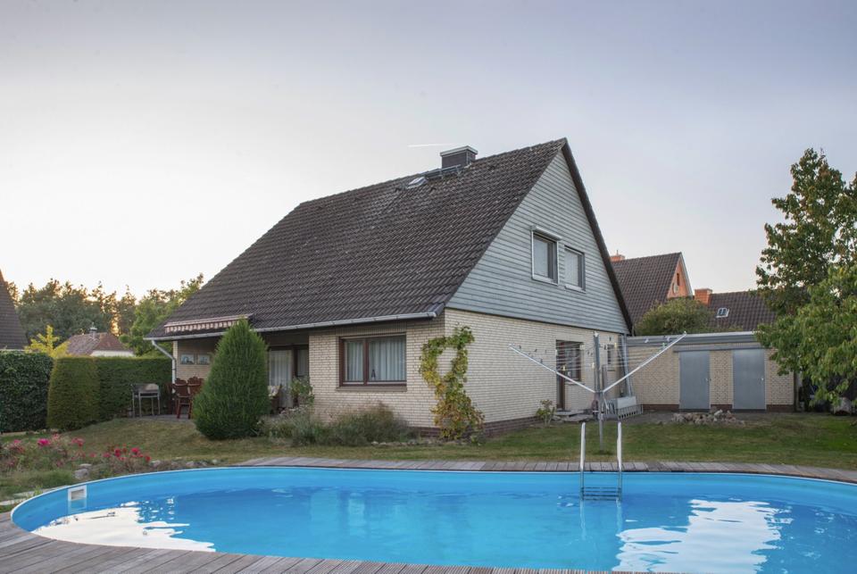 Thumbnail-Einfamilienhaus mit Pool in Dörverden-Westen von privat
