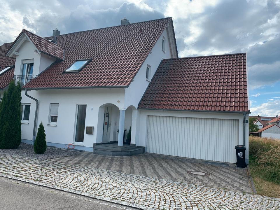 Thumbnail-Doppelhaushälfte in Wehringen – zur Vermietung optional möbliert
