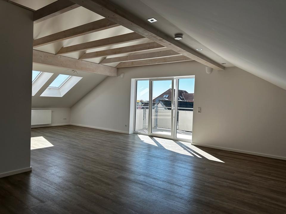 Thumbnail-Helle u. großzügige 3-ZKB-DG Whg mit Balkon zentral in Bassum