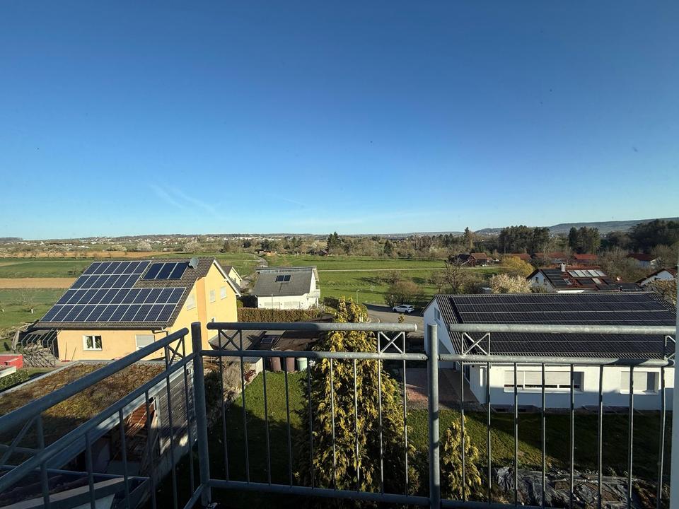Thumbnail-Wohnen mit Weitblick – moderne 2,5 Zimmer-Dachgeschosswohnung mit 2 Balkonen und Fussbodenheizung