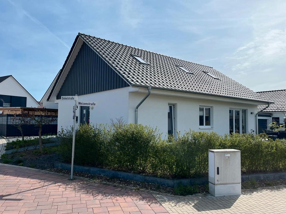 Thumbnail-Modernes Einfamilienhaus mit Küche, Garten, Terrasse & Carport