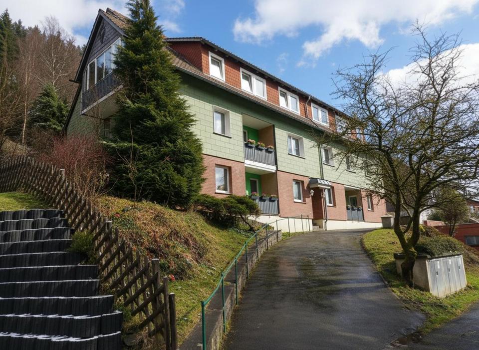 Thumbnail-Ruhige 4-Zi-Wohnung mit Balkon, Talblick & Garage