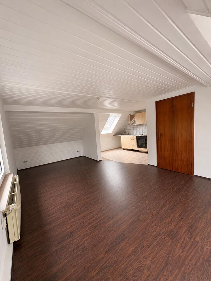 Thumbnail-2 Zimmer Dachgeschosswohnung inkl. Küche in Wolfsburg-Neuhaus
