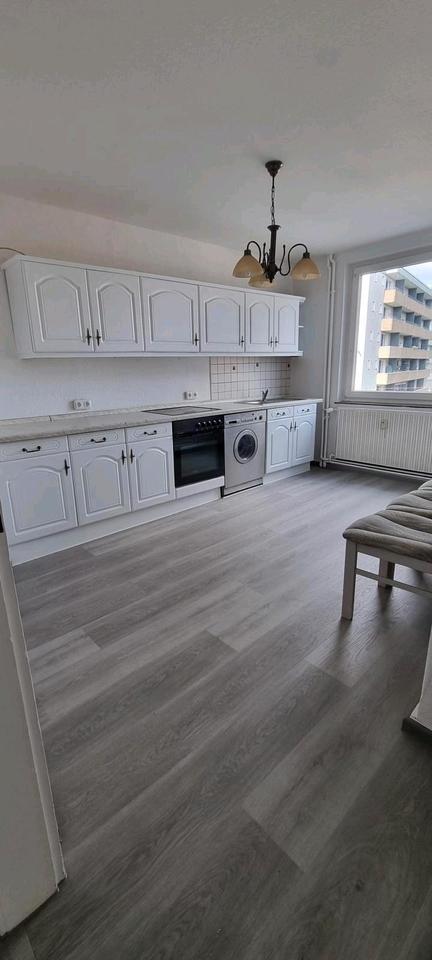 Thumbnail-Du-Kasslerfeld Sanierte 2,5 Zimmer Wohnung mit Einbauküche