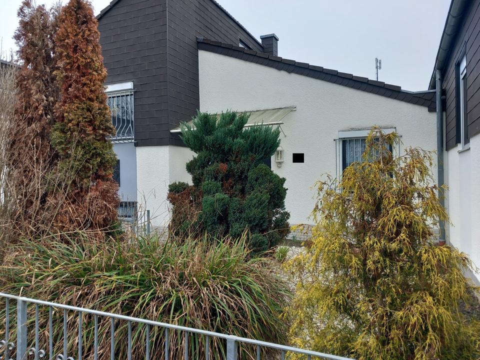 Thumbnail-EINFAMILIENHAUS BONN-TANNENBUSCH - BEZUGSFREI -