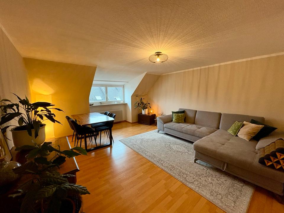 Thumbnail-Vollmöbilierte, helle,ruhige 2 Zi WHG in Degerloch (befristet)