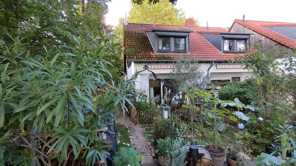 Thumbnail-Reiheneckhaus in ruhiger Lage mit traumhaftem kleinen Garten