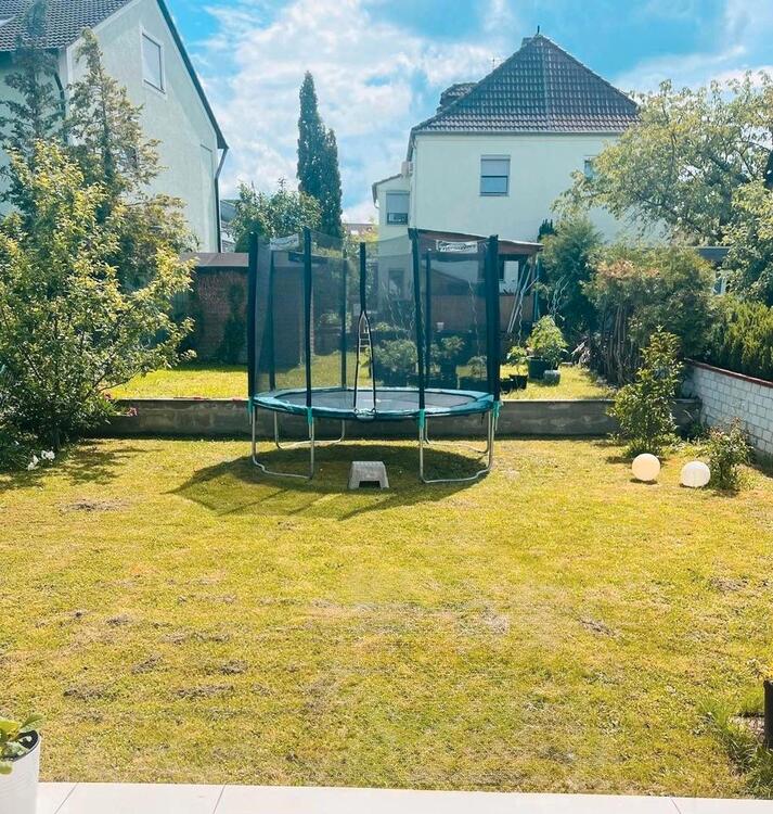 Thumbnail-Mehrfamilienhaus von Privat mit Einliegerwohnung