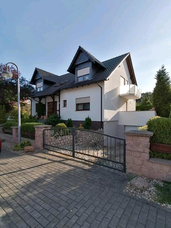 Thumbnail-Hochwertiges Einfamilienhaus mit Einliegerwohnung und Keller