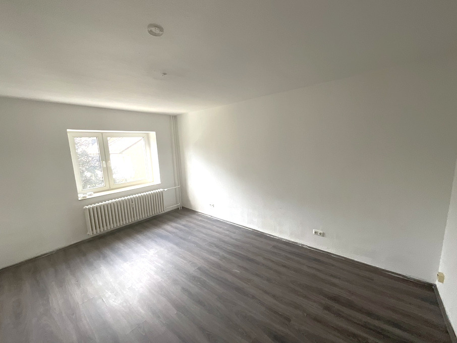 Thumbnail-Gemütliche 2-Zimmer-Wohnung mit Balkon im EG