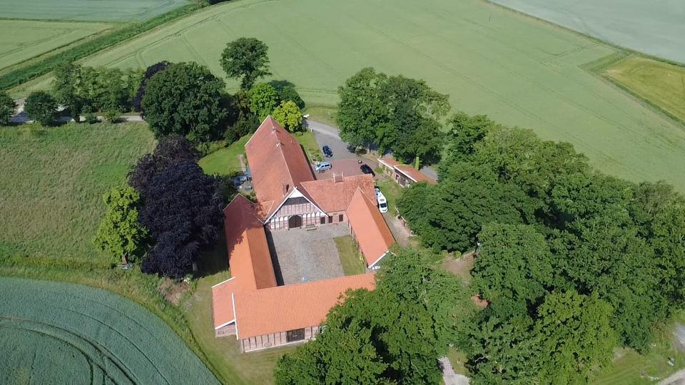 Thumbnail-Hochwertig sanierte 3-Zimmer-Erdgeschosswohnung im Grünen