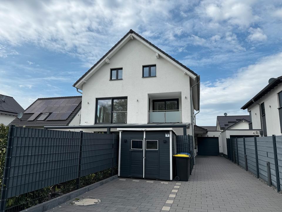 Thumbnail-Panoramablick ins Grüne: Helle 4,5-Zi.-Wohnung in Brechten
