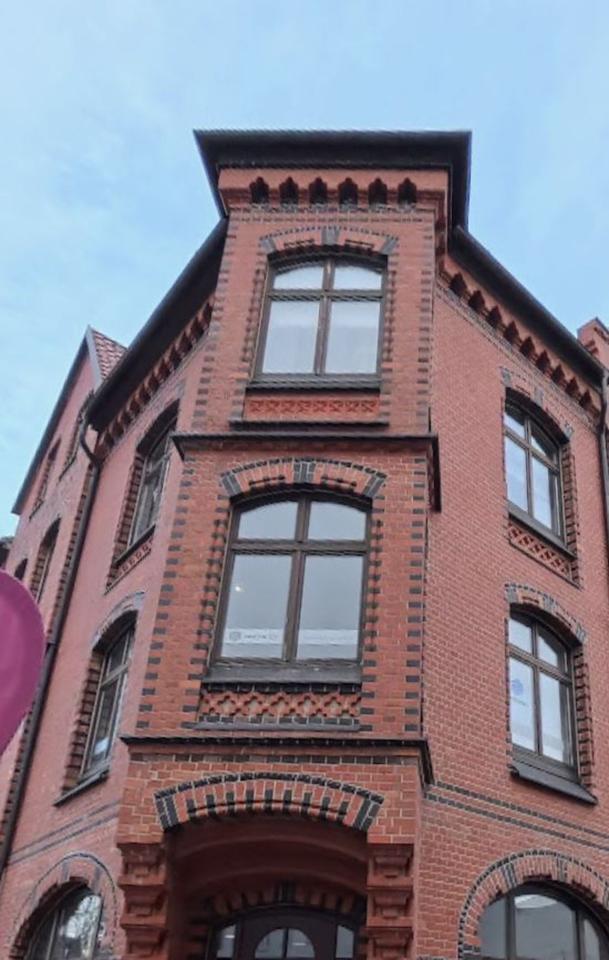 Thumbnail-SCHÖNER GARTEN LUXURIÖSES BAD NEU SANIERT TOP LAGE