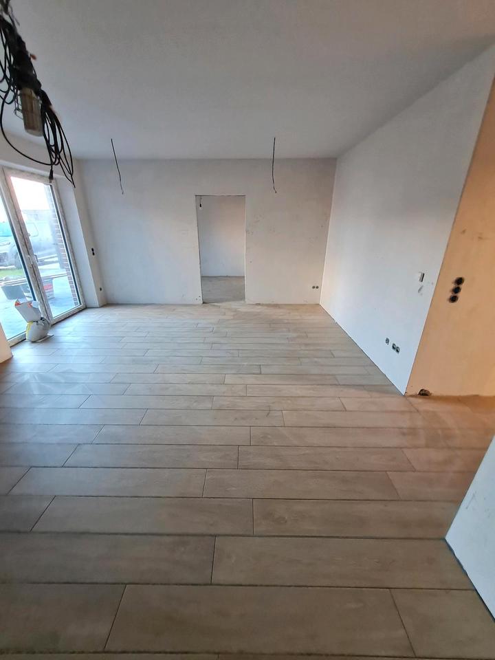 Thumbnail-Helle neue Wohnung mit Terrasse und Carport