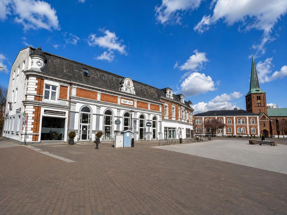 Thumbnail-REPRÄSENTATIVE GEWERBEFLÄCHE DIREKT AM MARKTPLATZ VON BAD SEGEBERG