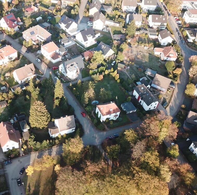 Thumbnail-Seltenes Eckgrundstück 1430 m² mit Haus und Doppelgarage