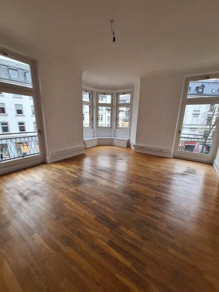 Thumbnail-Bornheim* Büro in Altbauwohnung auf 6 Zimmer