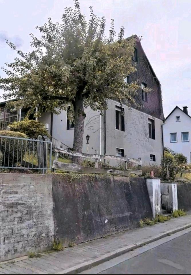 Thumbnail-Familienhaus mit viel Potenzial zu verkaufen