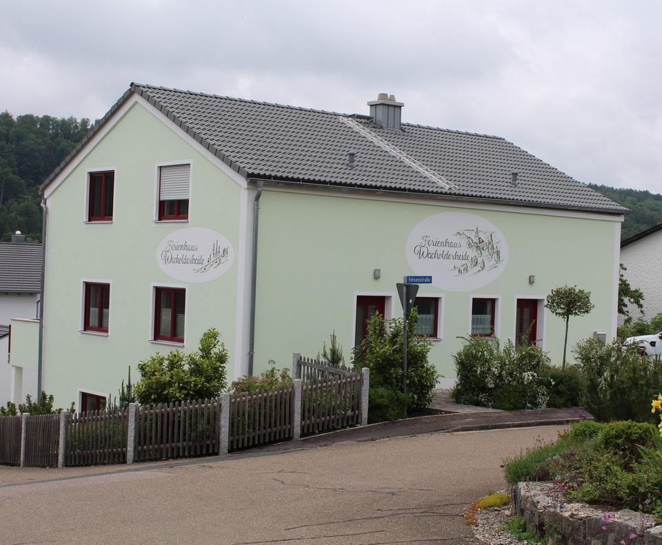 Thumbnail-Haus in Ruhiger Lage von Gungolding mit 3 Wohnungen