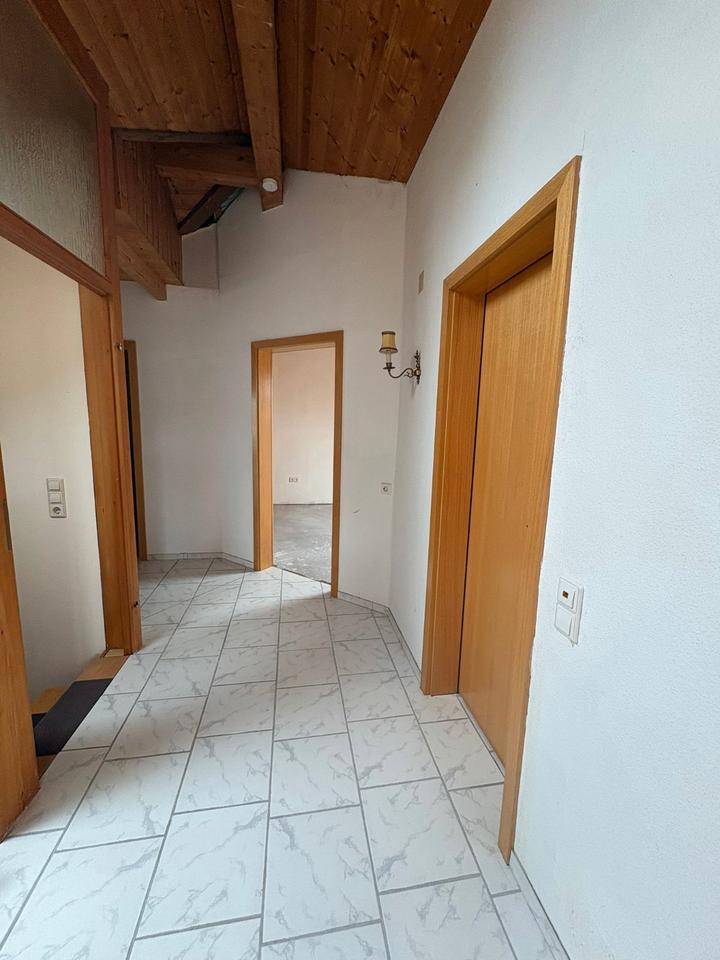 Thumbnail-Helle 2,5-Zimmer Dachgeschosswohnung (80 m²) mit 2 Balkonen