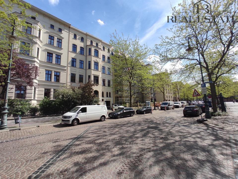 Thumbnail-Großzügige Altbauwohnung in der Hegelstraße !