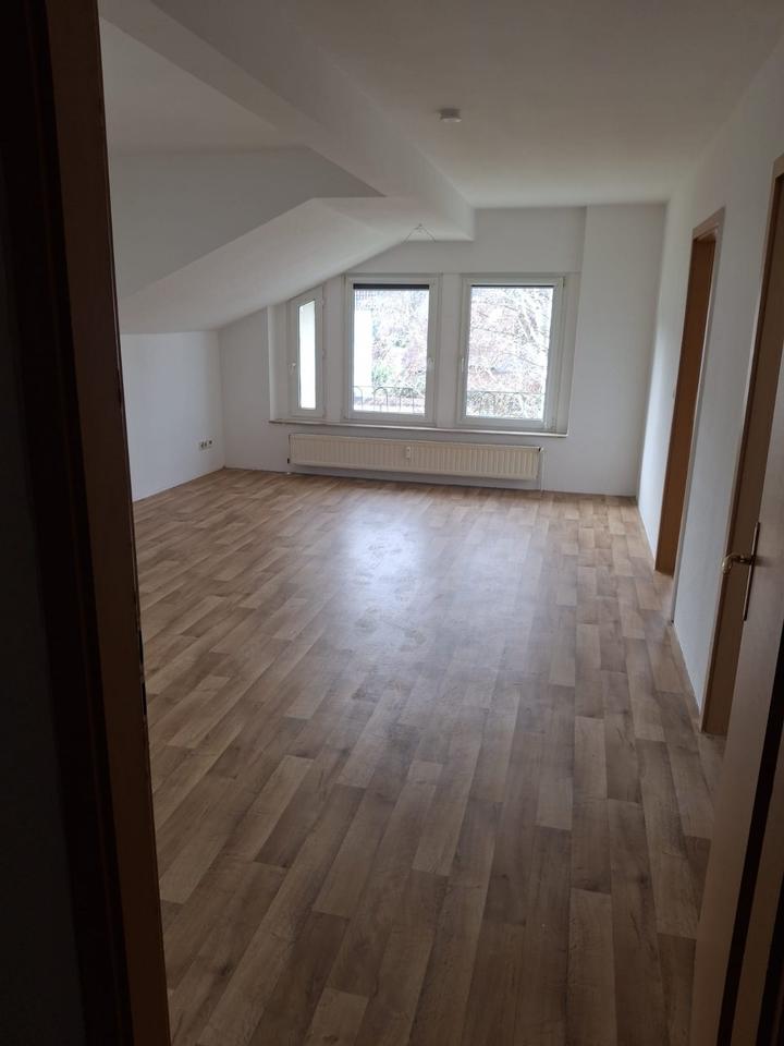 Thumbnail-freundliche & helle 2-Zimmer Dachgeschosswohnung