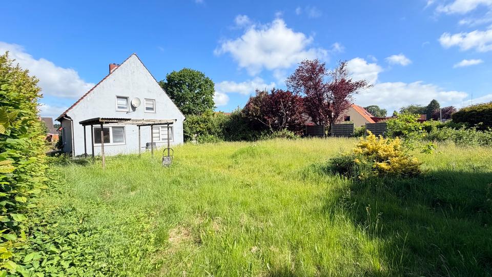 Thumbnail-Zweifamilienhaus 120qm mit 799qm Grundstück in Bremen