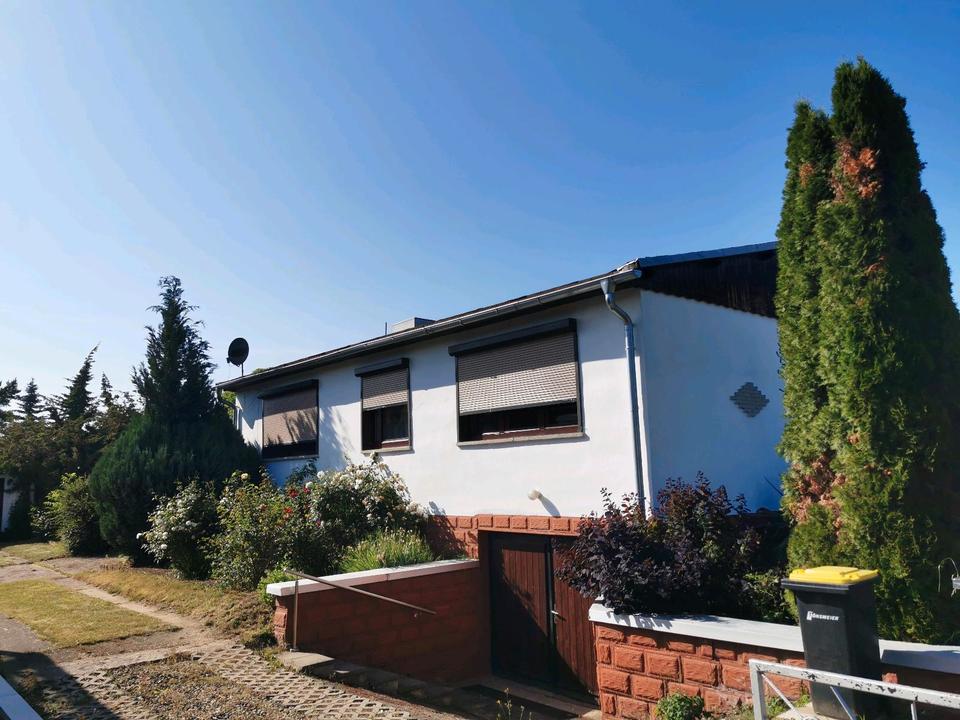 Thumbnail-Freistehendes Einfamilienhaus mit Garage u Nebengeb in Mehringen