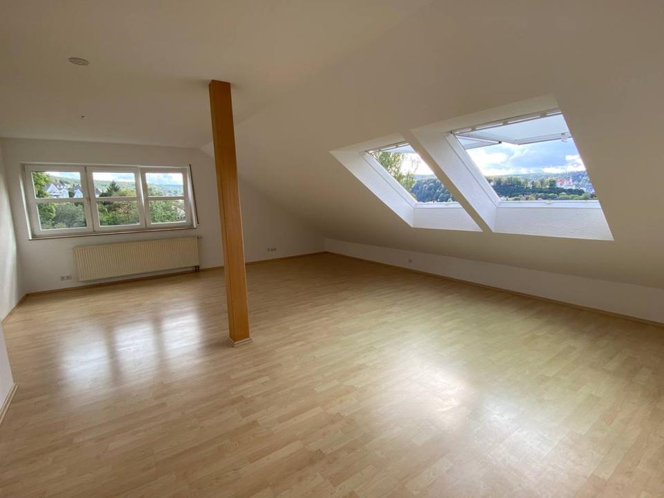 Thumbnail-Zentrale - helle Dachgeschosswohnung