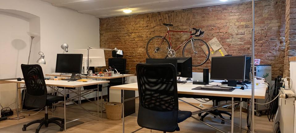 Thumbnail-Großer Schreibtischplatz in ruhiger Berliner Bürogemeinschaft, Berlin-Mitte