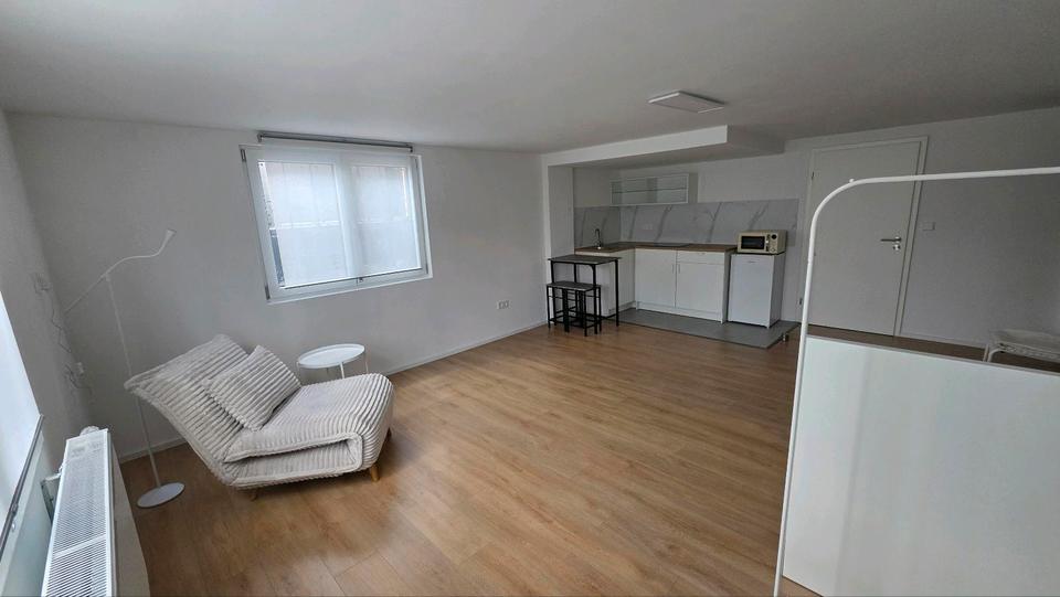 Thumbnail-Moderne möblierte 1-Zimmer Wohnung - nur an Pendler