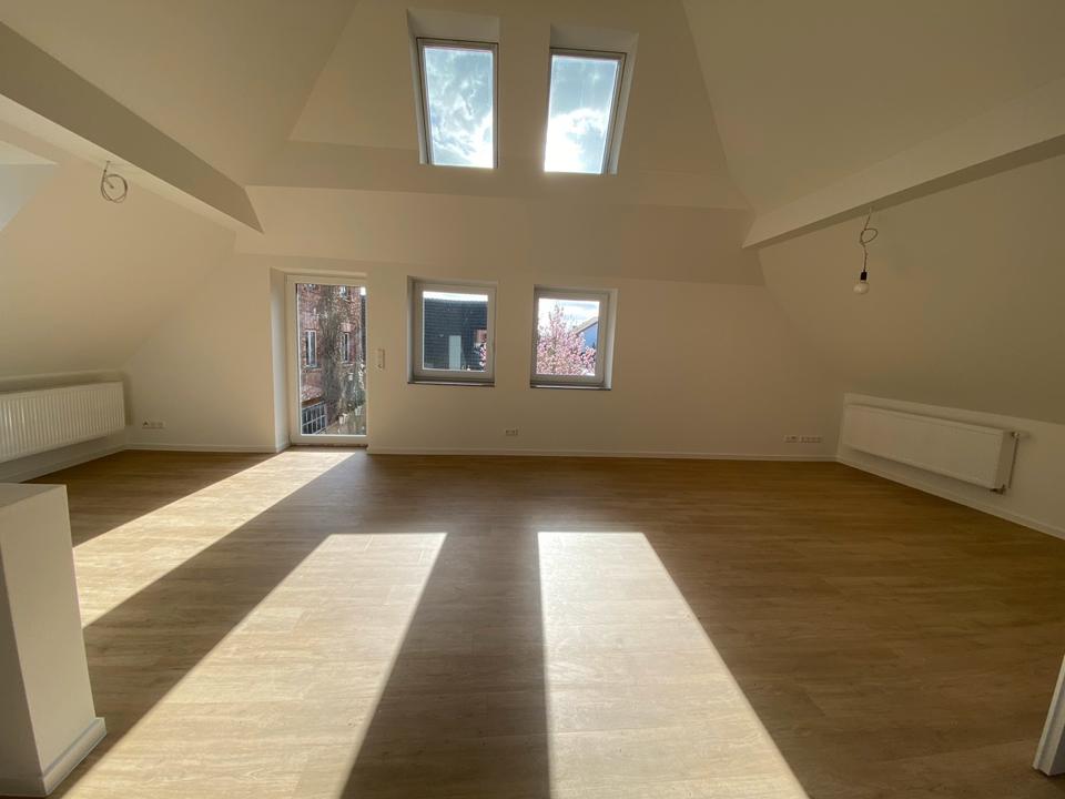 Thumbnail-Penthouse Wohnung 4 12 Zimmer mit offenen Wohn- und Essbereich