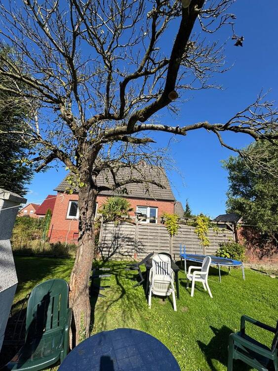 Thumbnail-• 4-Zimmer-Haus mit großem Garten in ruhiger Lage