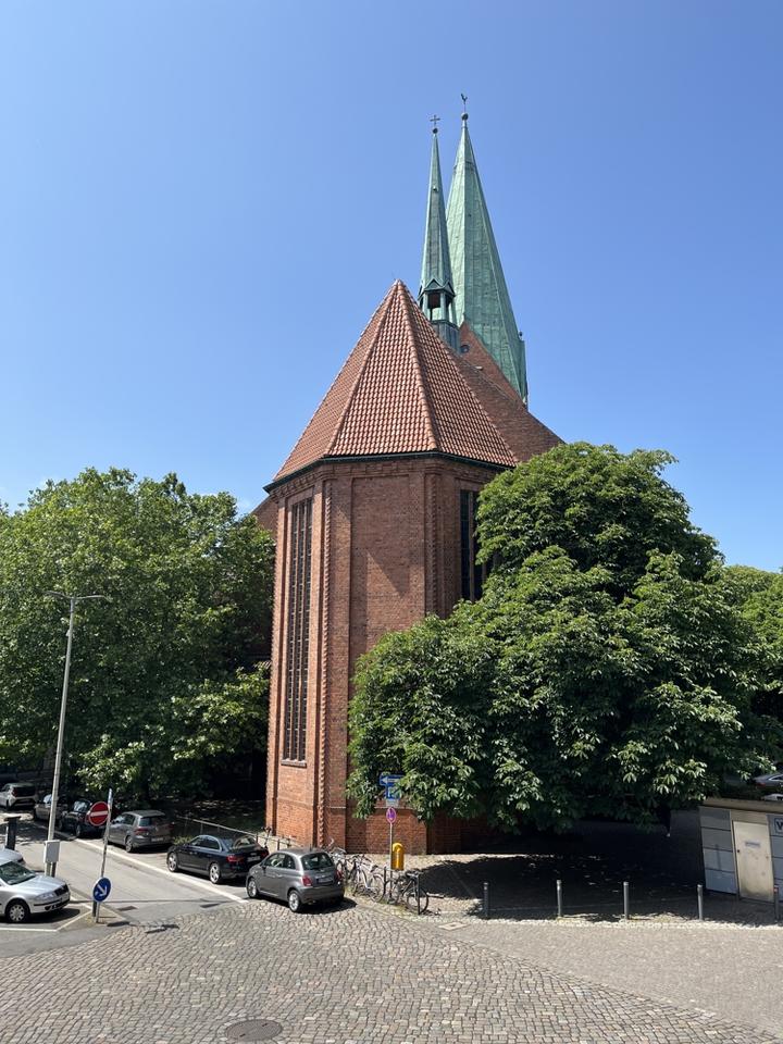 Thumbnail-Blick über die City! Coole zwei Zimmer Wohnung frei!