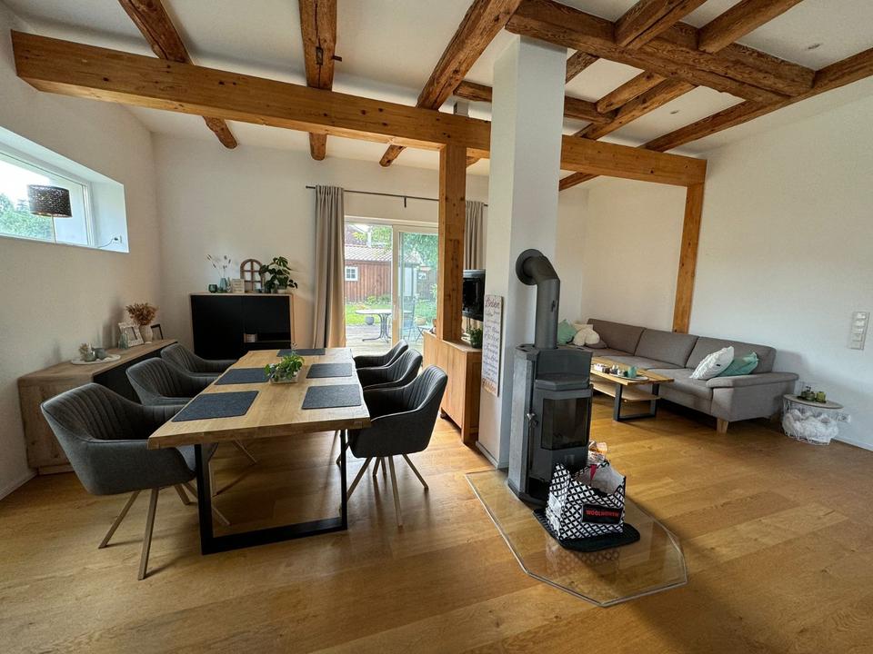 Thumbnail-Haushälfte Etagenwohnung mit Carport-Stellplatz und Garten