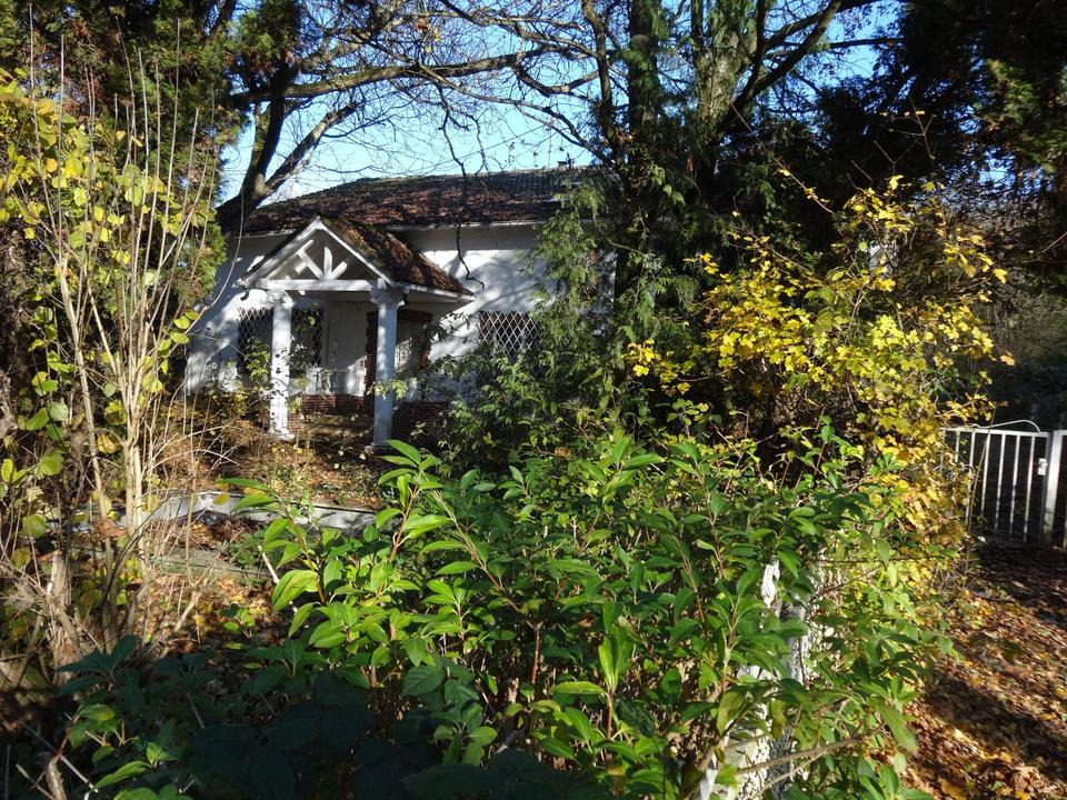 Thumbnail-AnzeigeHaus am Park Frankfurt-Sossenheim 2300qm Grundst 14Z 450 q