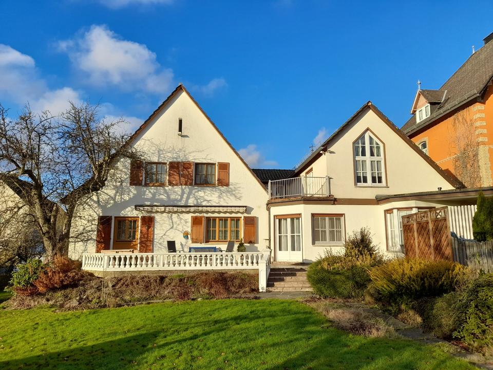 Thumbnail-Großes Wohnhaus in Eschenburg-Eibelshausen