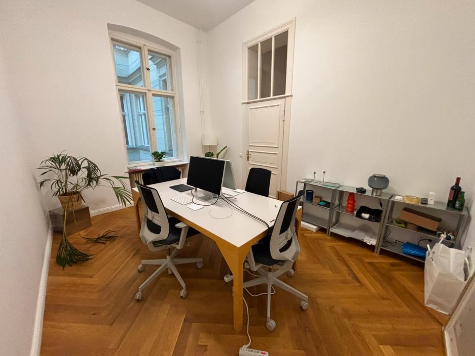 Thumbnail-Flexibler Schreibtischplatz am Hackescher Markt – 4 qm, inkl. Internet