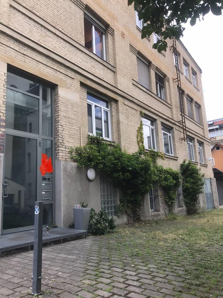 Thumbnail-Helles Büro, zentral in STR-West zur Untermiete