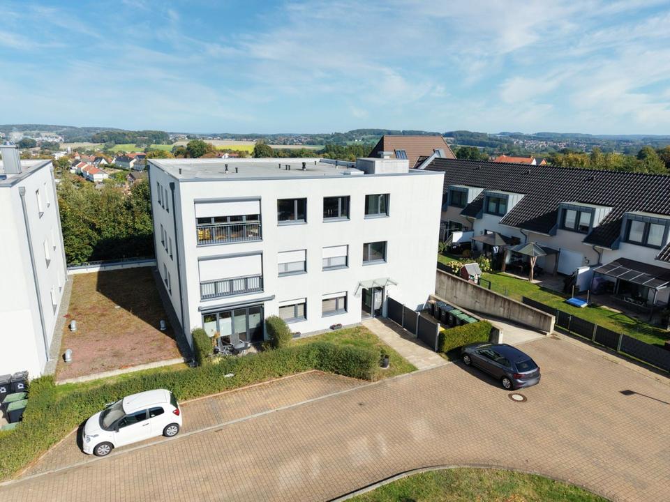 Thumbnail-Weitblick inklusive: Stilvolle Wohnung mit Aufzug & TG-Stellplatz