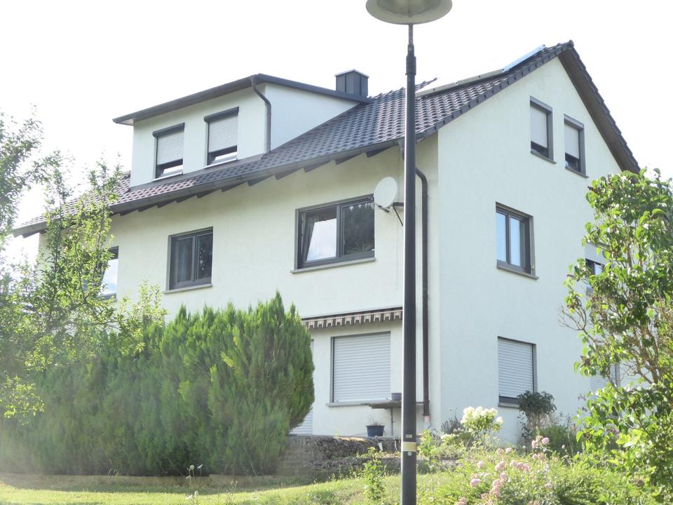 Thumbnail-4-Zimmerwohnung, Küche, Bad im OG, Balkon + Terrasse