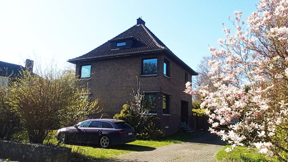 Thumbnail-Modernisiertes Einfamilienhaus mit 4 Zimmern & großem Grundstück