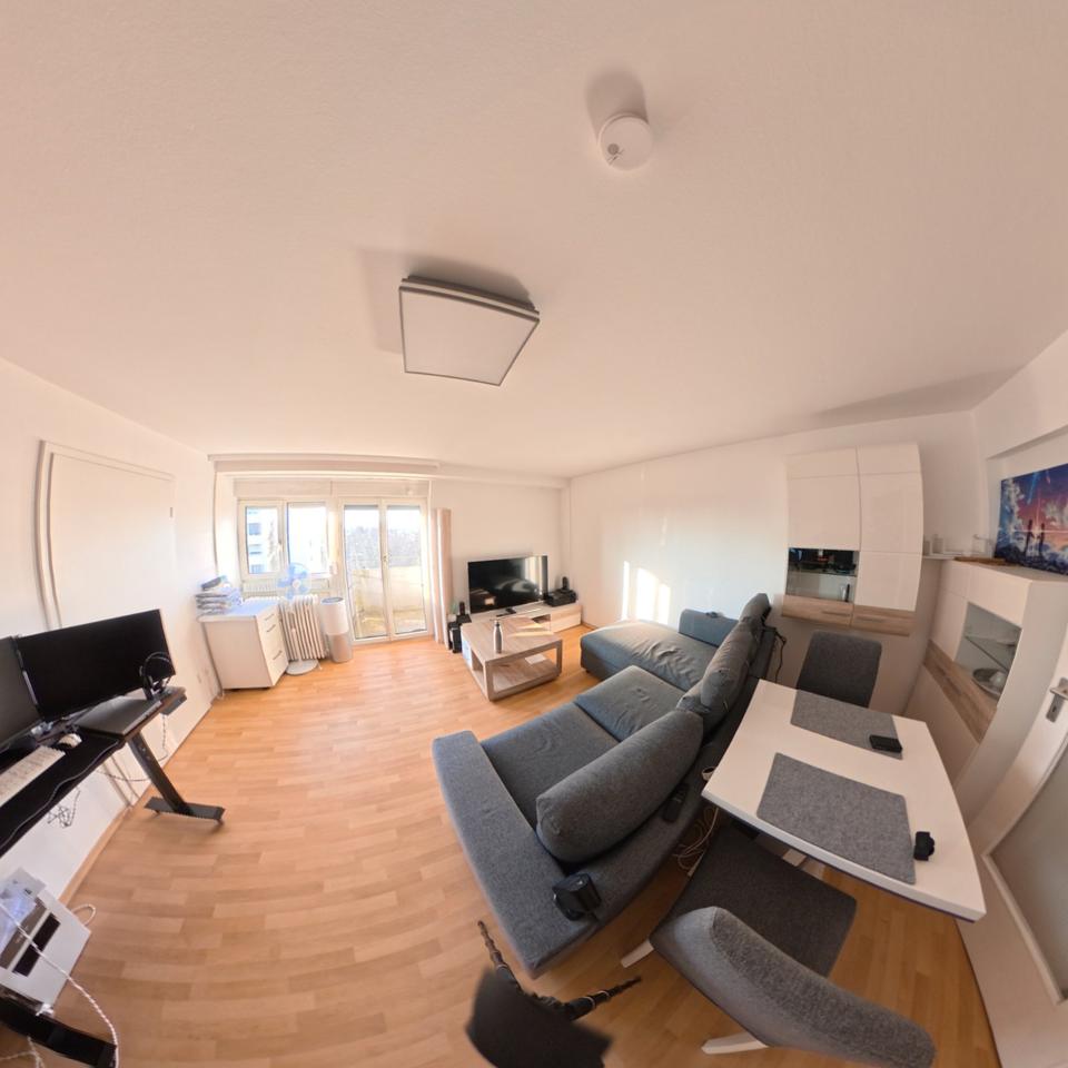 Thumbnail-Helle 2,5-Zimmer Wohnung mit Balkon (Heizkosten und Strom in NK.)