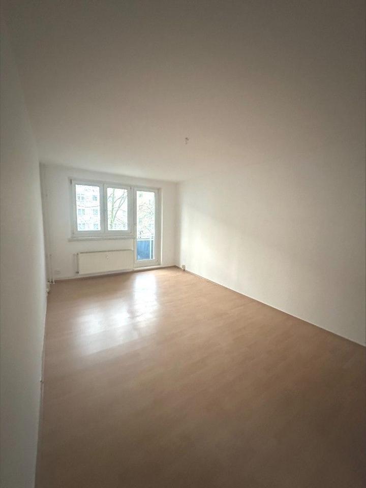 Thumbnail-Helle 2-RW mit sonnigem Balkon - ideal für Singles oder Pärchen - Tageslichtbad - separate Küche