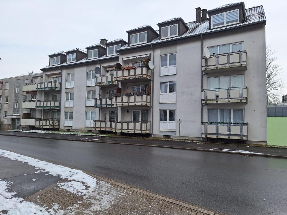 Thumbnail-3,-5- Zimmer-Dachgeschosswohnung mit guter Aufteilung zu vermiete