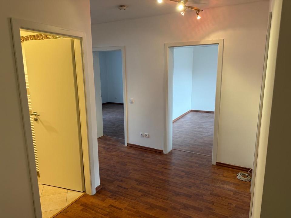 Thumbnail-Gepflegte 2 Zimmer Wohnung im 1. OG mit Balkon