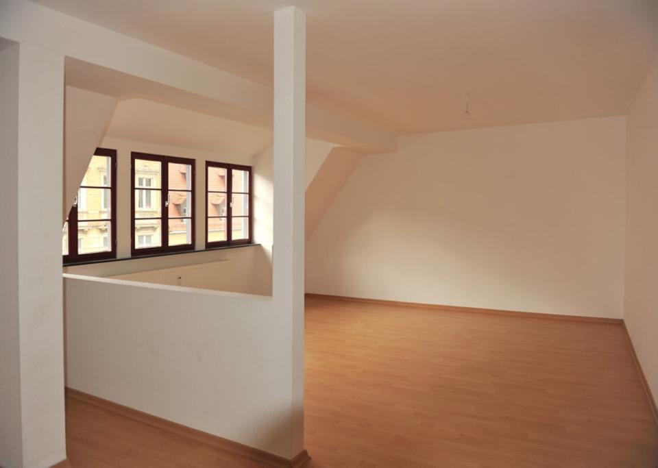 Thumbnail-Gemütliche City-Dachgeschosswohnung direkt am Hauptmarkt mit EBK und Aufzug!