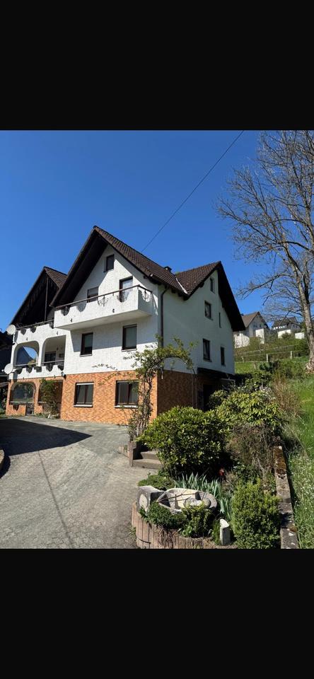 Thumbnail-Attraktive 3 Zimmerwohnung mit Balkon in gepflegter Liegenschaft