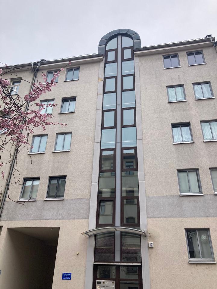 Thumbnail-Helle 2-Zimmer-Wohnung im 4. OG mit Balkon in Halle Innenstadt